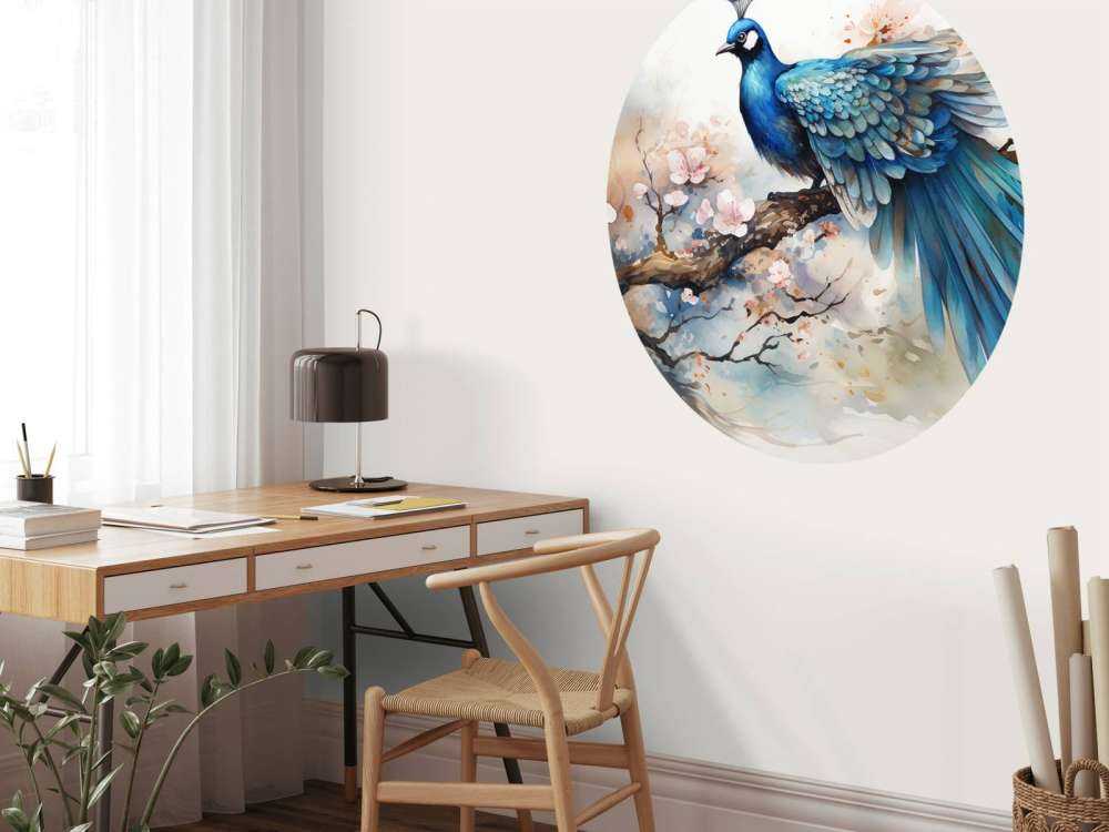 Pfau im Frühlingsnebel