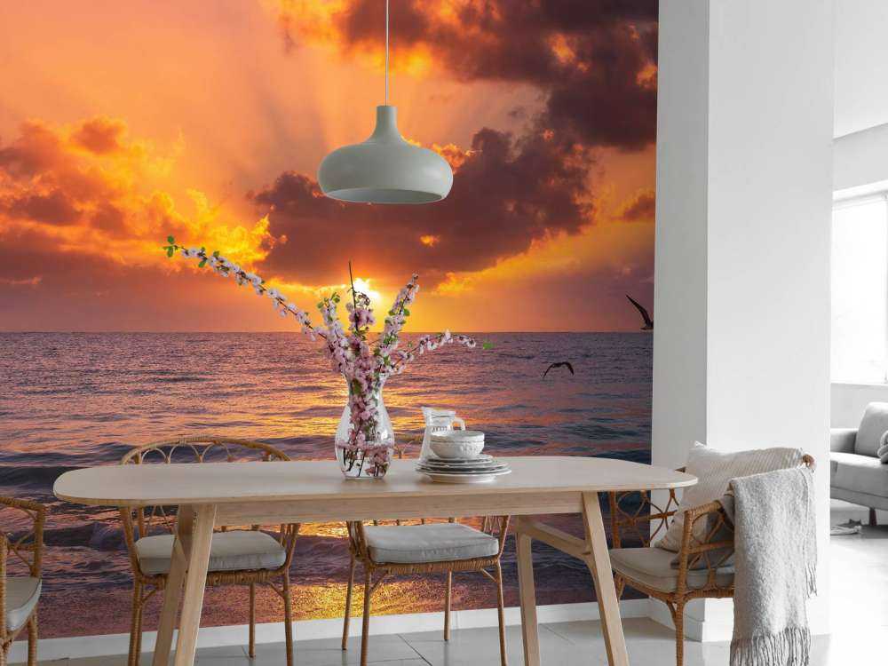 Schöner orangefarbener Sonnenuntergang