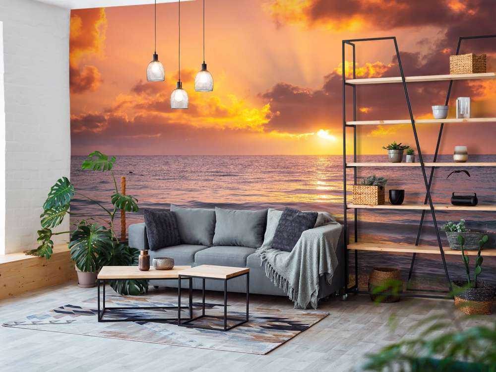 Schöner orangefarbener Sonnenuntergang