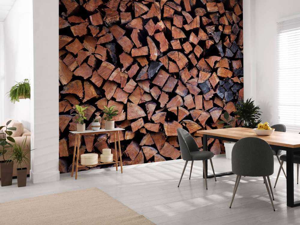Gespaltenes und gestapeltes Holz