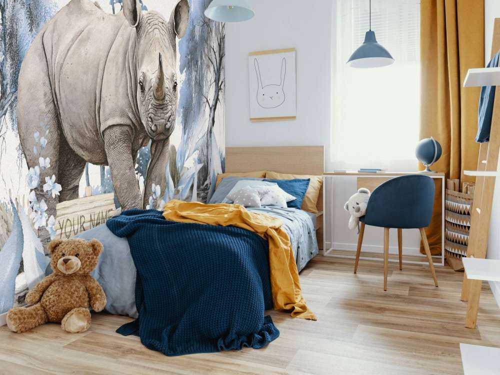 Baby-Nashorn in der Savanne blau