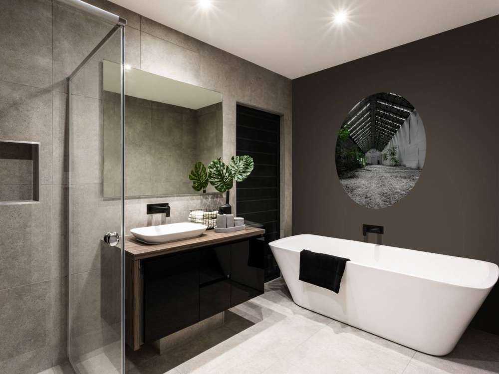 Industriehalle mit Pflanzen