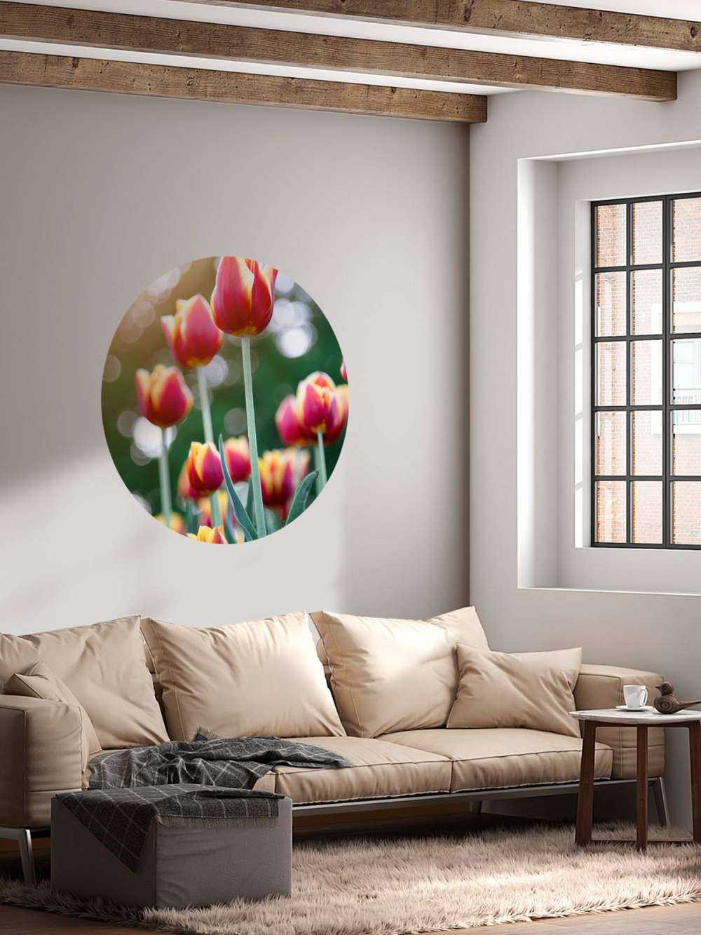 Rot mit gelben Tulpen